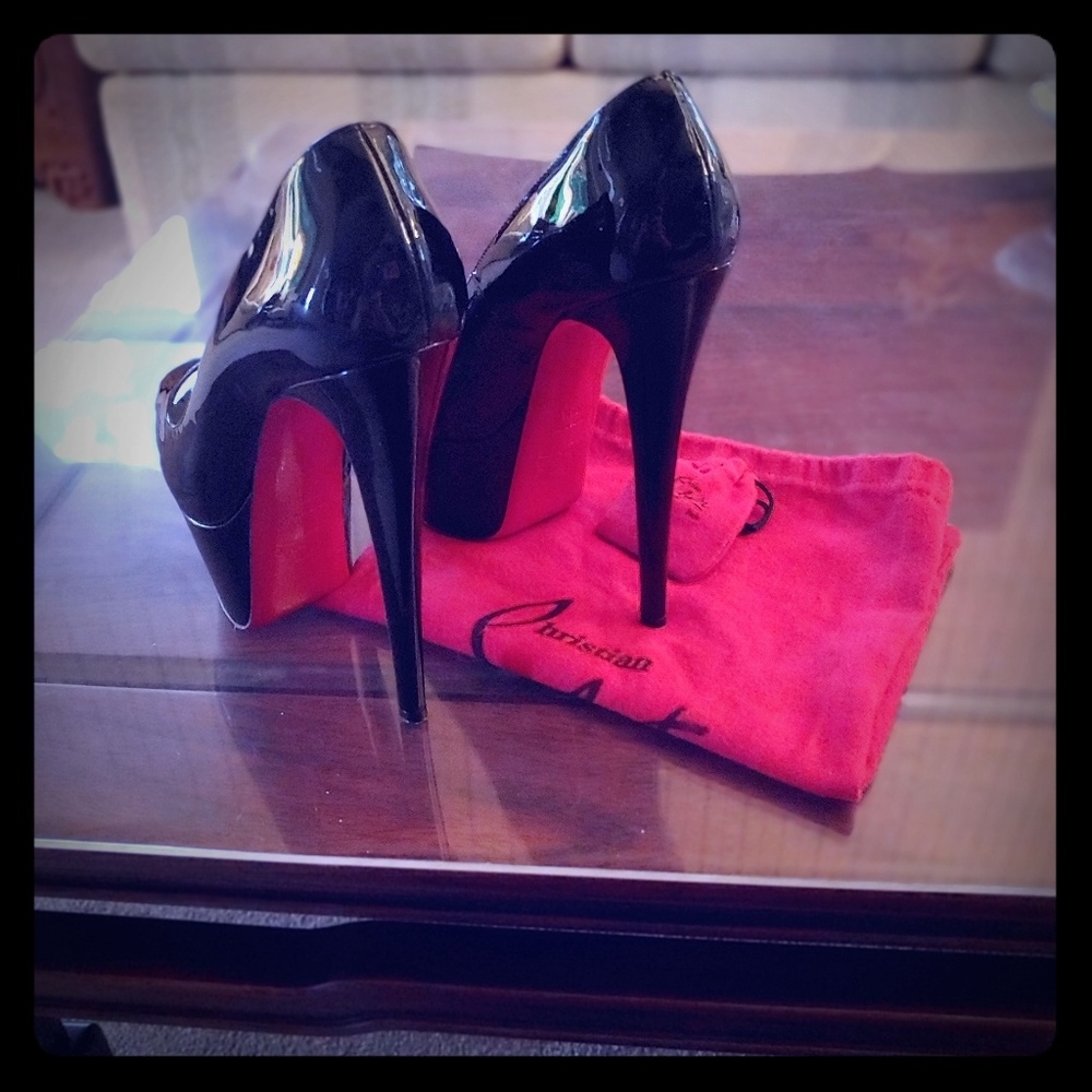 Authentic Christian Loboutin Highness Pump